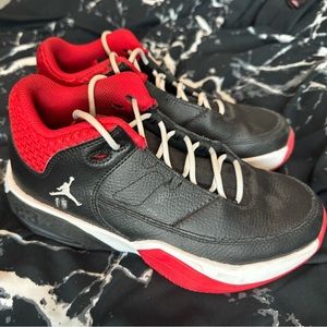 Gently Worn Nike Air Jordan Max Aura 3 Basketball Sneaker Size:5